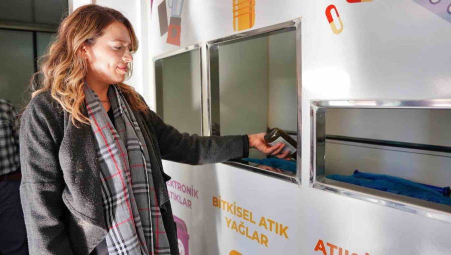 Alanya’da Dünya Su Günü’nde Su Tasarruf Aparatı Dağıtıldı