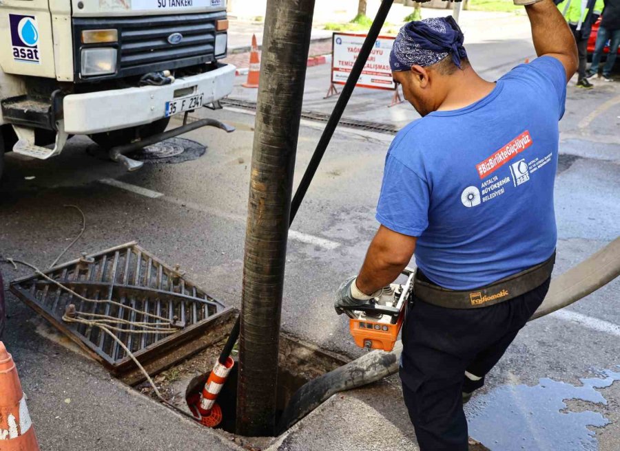 Asat’tan Robot Destekli Yağmur Suyu Temizlik Çalışması