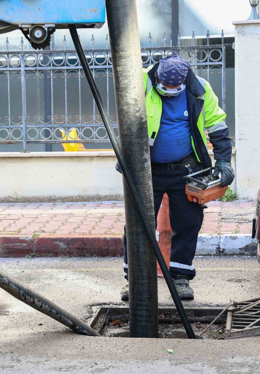 Asat’tan Robot Destekli Yağmur Suyu Temizlik Çalışması