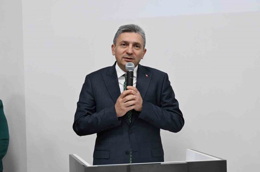 Antalya Valisi Şahin, Koruyucu Ailelerle İftarda Bir Araya Geldi