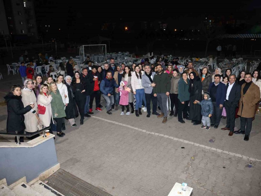 Öğrenci Velileri Okul Bahçesinde Düzenlenen İftarda Buluştu