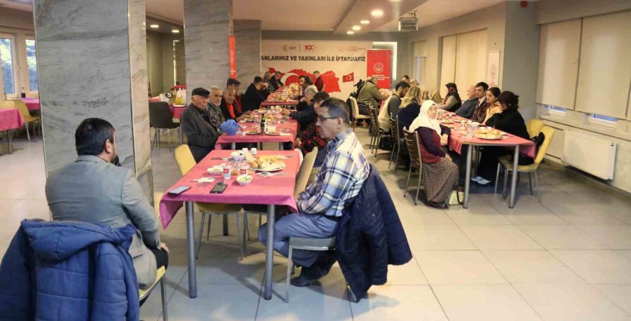 Şehit Ve Gazi Yakınlarına İftar Verildi