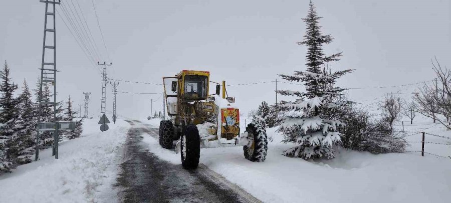 Kayseri’de 203 Yol Açıldı, 15 Yolda Çalışmalar Sürüyor