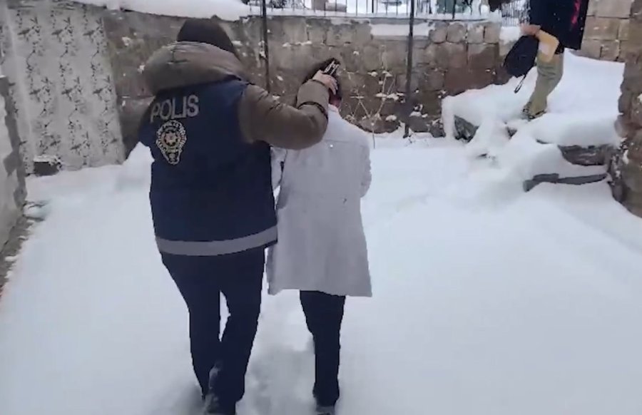 Kayseri’de Hırsızlık Şüphelileri Saklandıkları Adreslerde Yakalandı