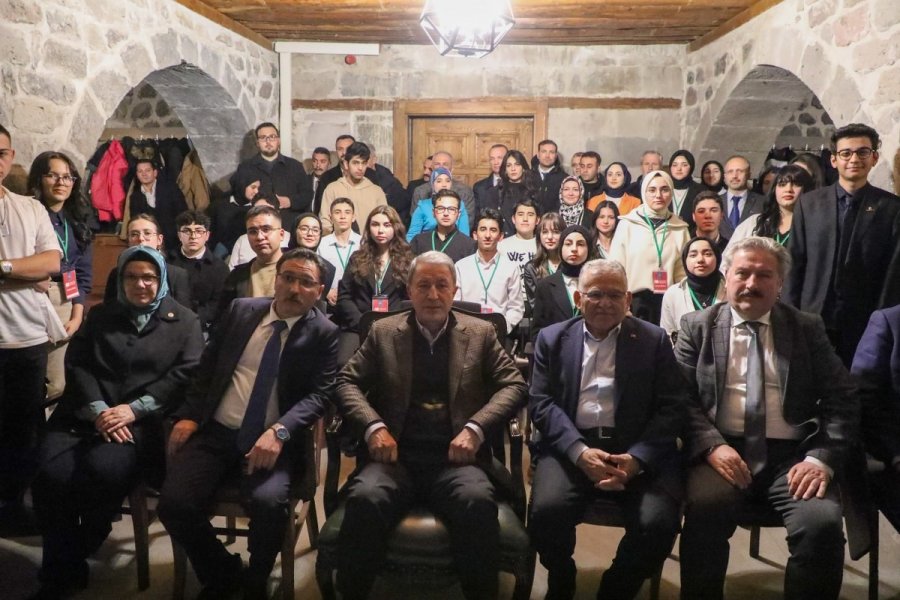 Hulusi Akar, Mektep Melikgazi’de Tecrübelerini Paylaştı