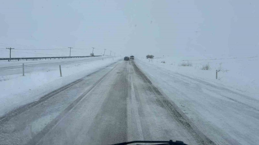 Kayseri - Gürün Yolu Ulaşıma Kapandı