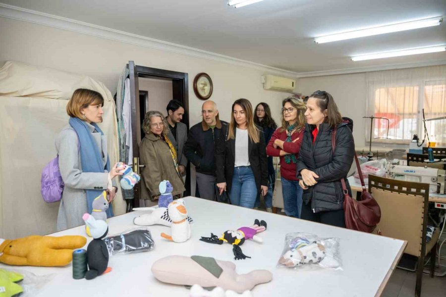 Mersin Sosyal Politikalar Ofisi Belediyelere Öncülük Ediyor