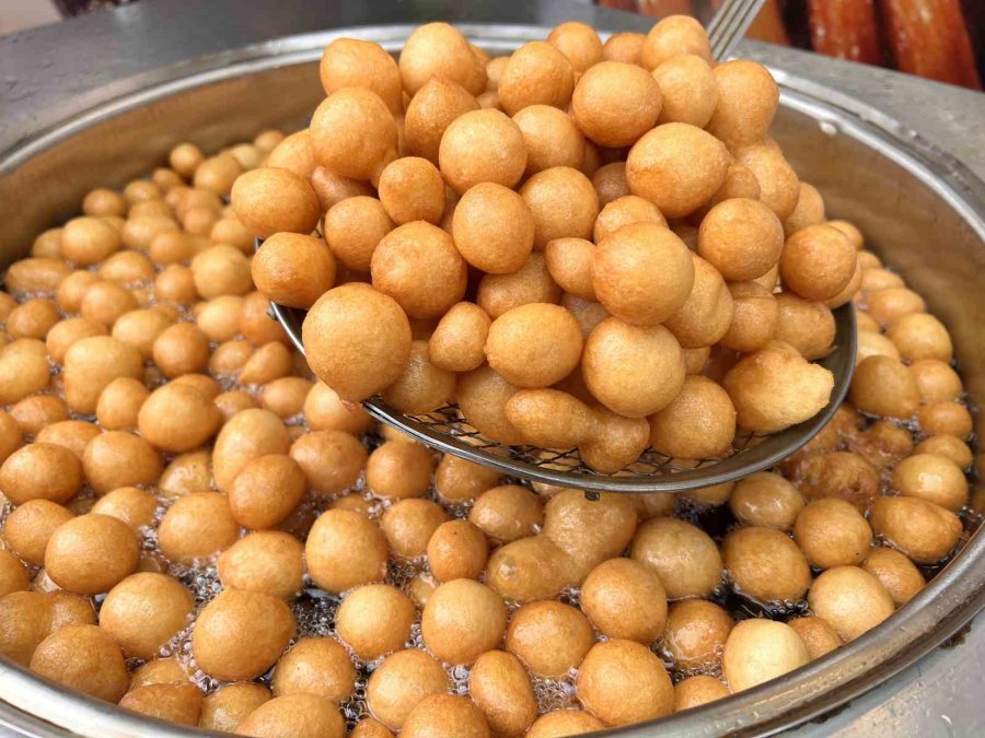 Konya’da Geleneksel Lokma Tatlısına Rağbet