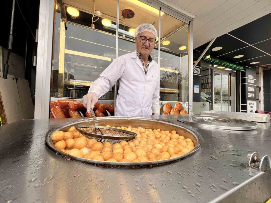 Konya’da Geleneksel Lokma Tatlısına Rağbet
