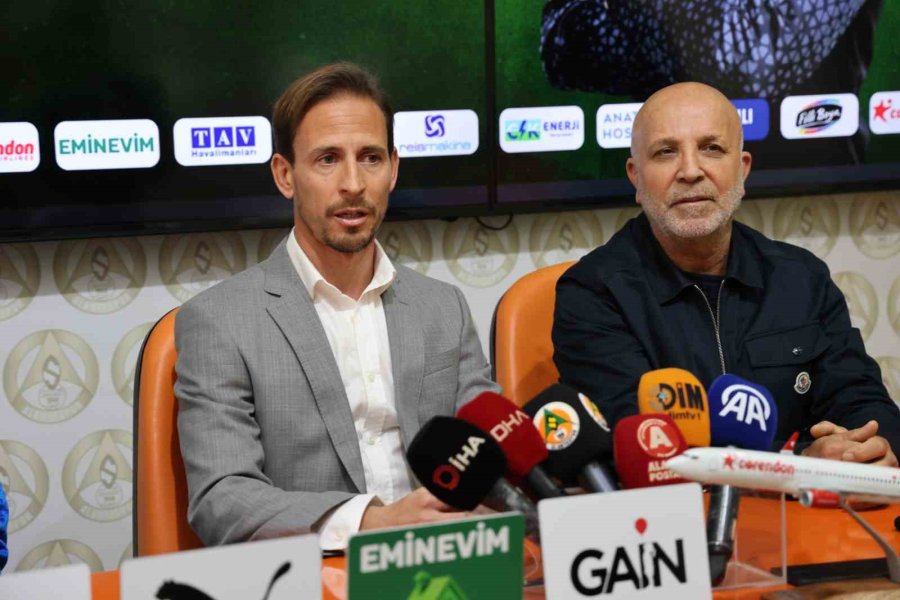 Alanyaspor, Joao Pereira 1,5 Yıllık Sözleşme İmzaladı