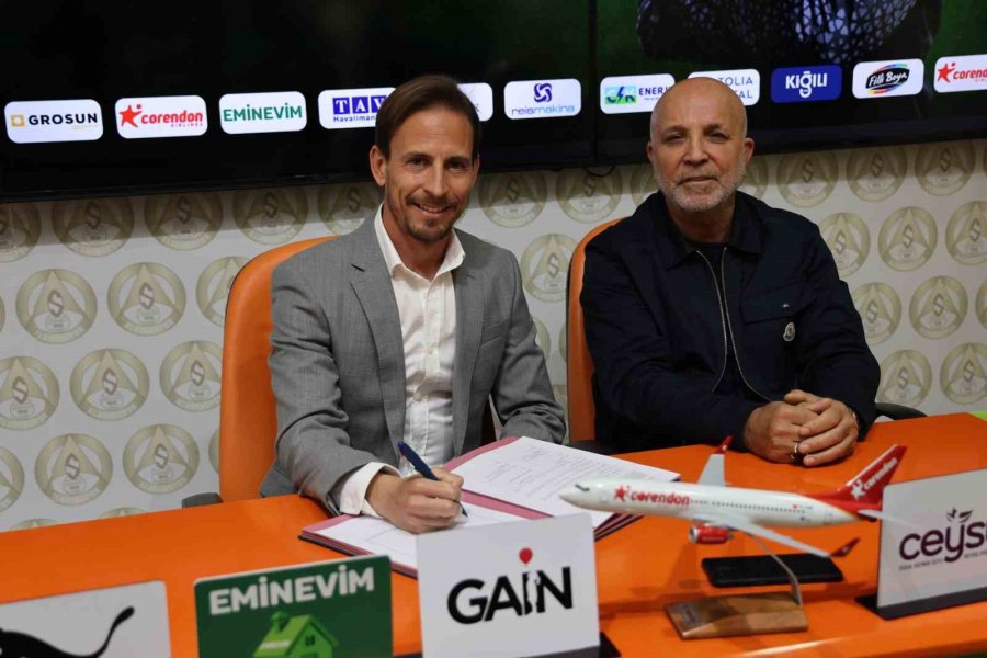 Alanyaspor, Joao Pereira 1,5 Yıllık Sözleşme İmzaladı