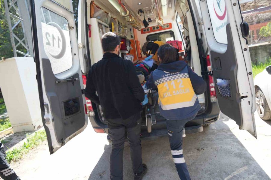 Manzara İzlerken 15 Metreden Düştü, Film Gibi Operasyonla Kurtarıldı