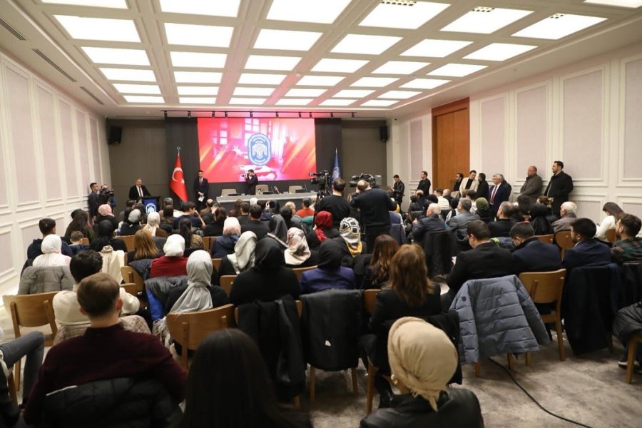 Milletvekili Ayşe Böhürler Mektep Melikgazi’de Gençlerle Söyleşi Yaptı