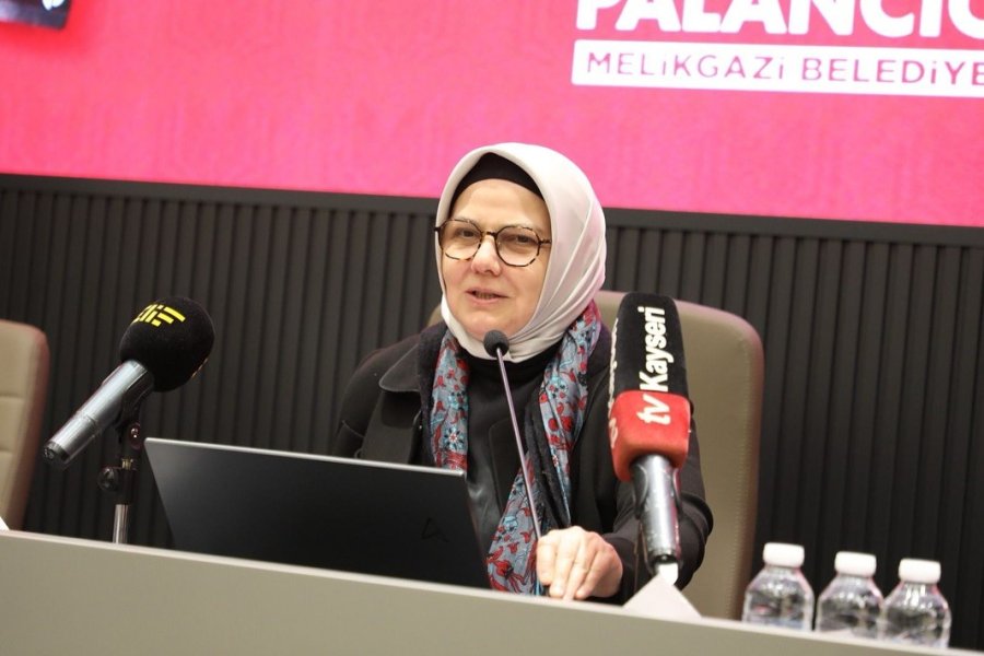 Milletvekili Ayşe Böhürler Mektep Melikgazi’de Gençlerle Söyleşi Yaptı