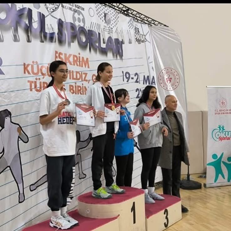 Öykü Gencer Flöre Branşında Türkiye Üçüncüsü Oldu