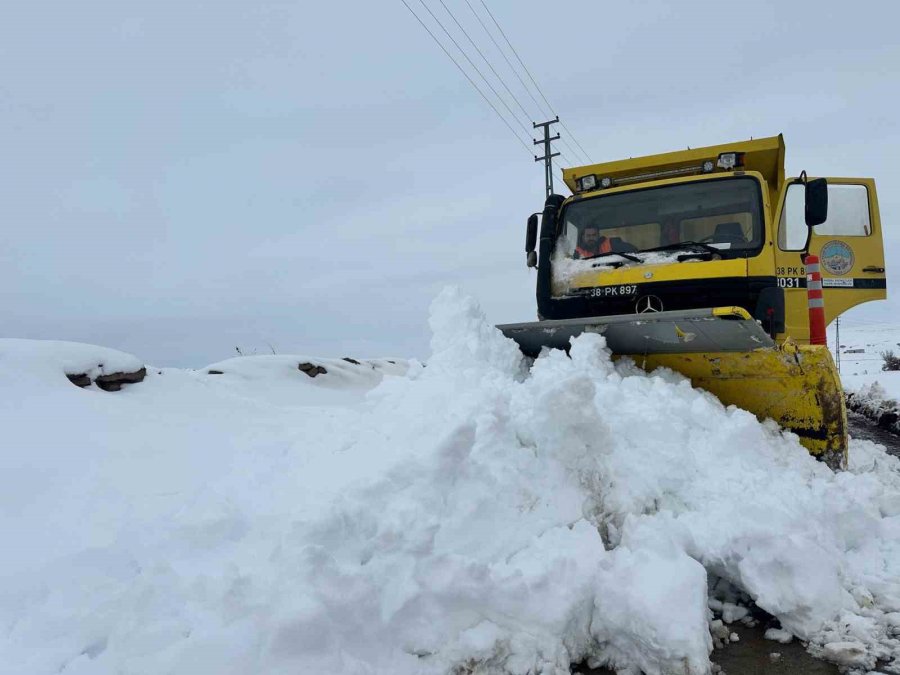 Kayseri’de 140 Yol Ulaşıma Açıldı