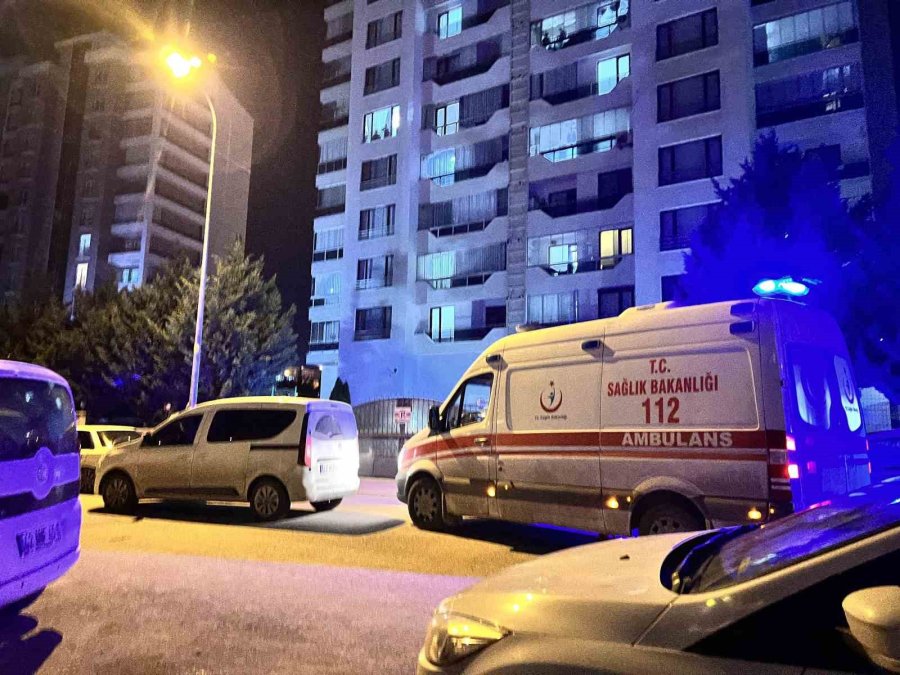 Silahını Temizlerken Eşini Vurdu, Üvey Oğlu İse Adamı Darp Etti