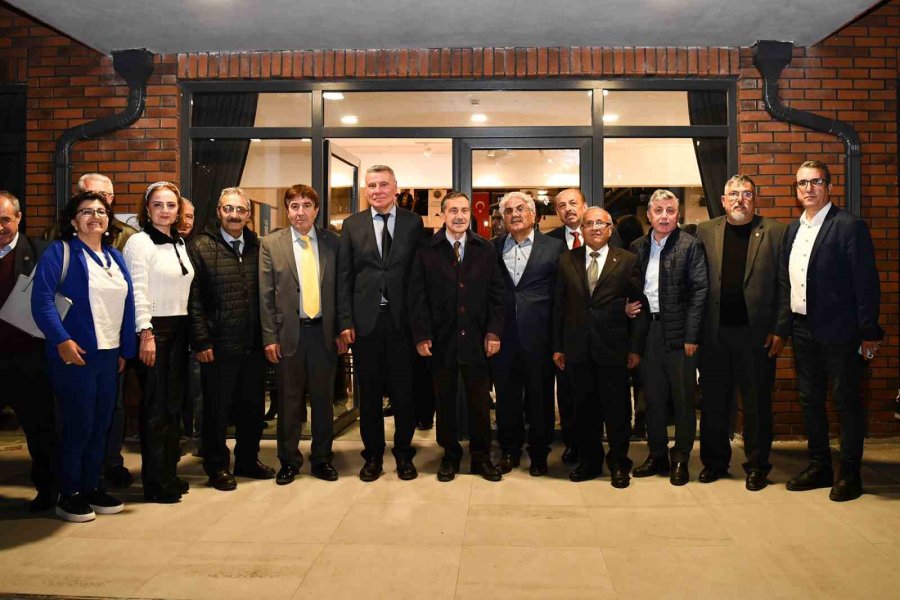 Ahmet Ataç Sivrihisarlılarla İftar Yemeğinde Buluştu