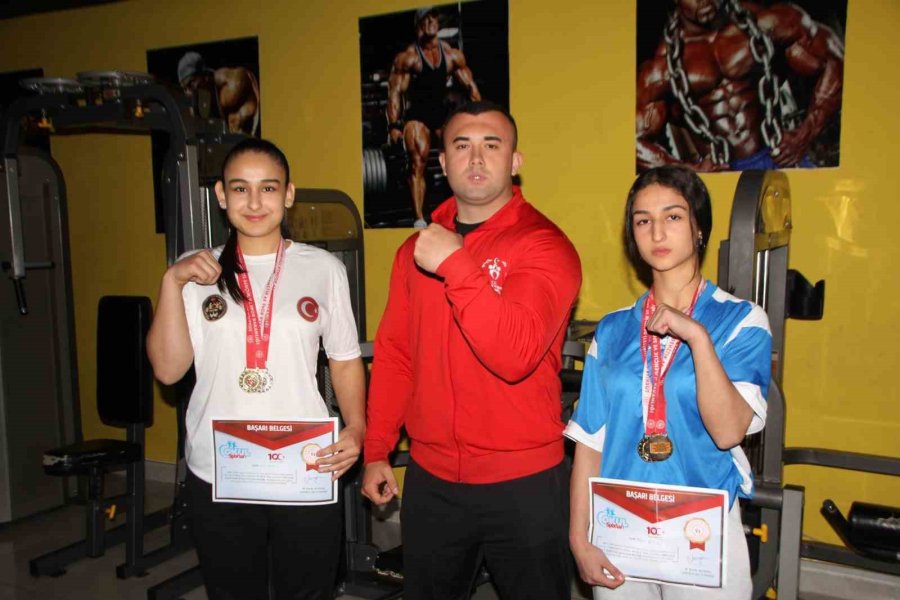 Genç Kızların Hedefi Bilek Güreşinde Dünya Şampiyonu Olmak