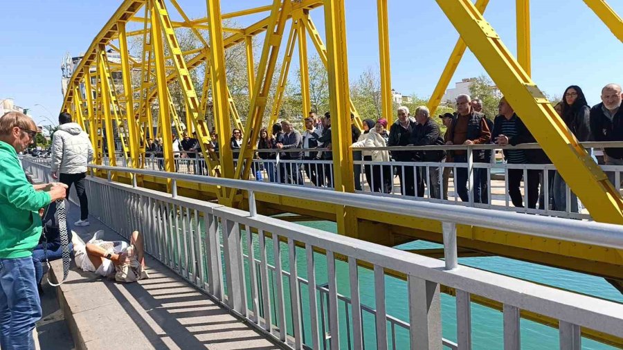 Yolcu Minibüsü, Otomobile Çarptı 2’si Alman Uyruklu Turist 3 Yolcu Yaralandı