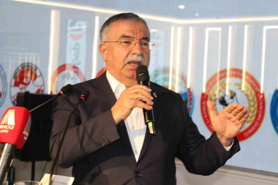 Kayseri Sivaslı Dernekler Federasyonu Üyeleri İftarda Bir Araya Geldi