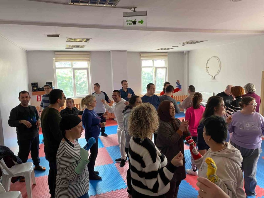 Özel Bireylere Farkındalık Atölyesi