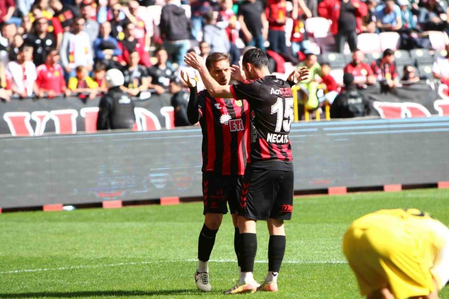 Eskişehirspor, 2 Eylül Sk’yı 2-0’la Geçti