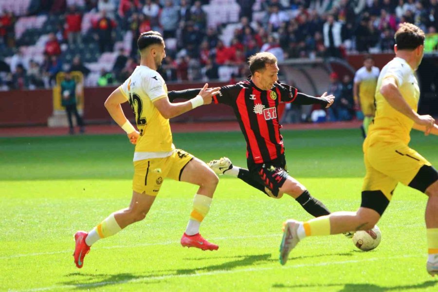 Eskişehirspor, 2 Eylül Sk’yı 2-0’la Geçti