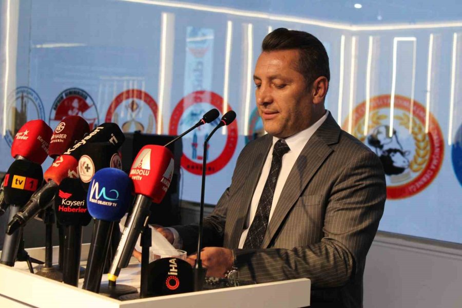 Kayseri Sivaslı Dernekler Federasyonu Üyeleri İftarda Bir Araya Geldi