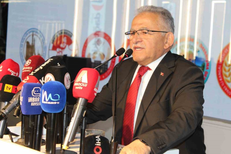 Kayseri Sivaslı Dernekler Federasyonu Üyeleri İftarda Bir Araya Geldi