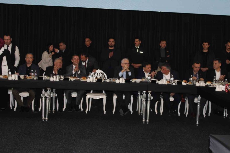 Kayseri Sivaslı Dernekler Federasyonu Üyeleri İftarda Bir Araya Geldi