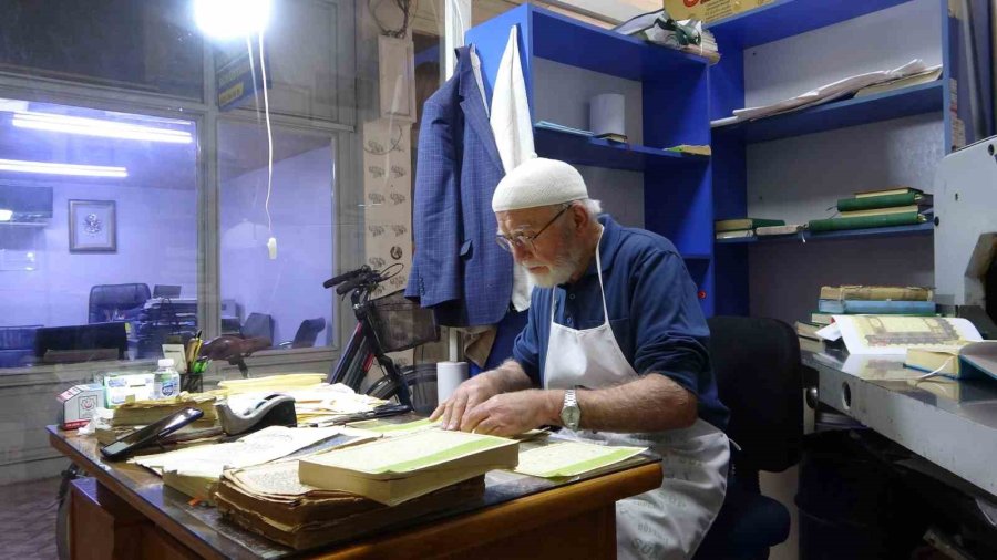 Babasından Devraldığı Ciltçiliği Sürdürüyor