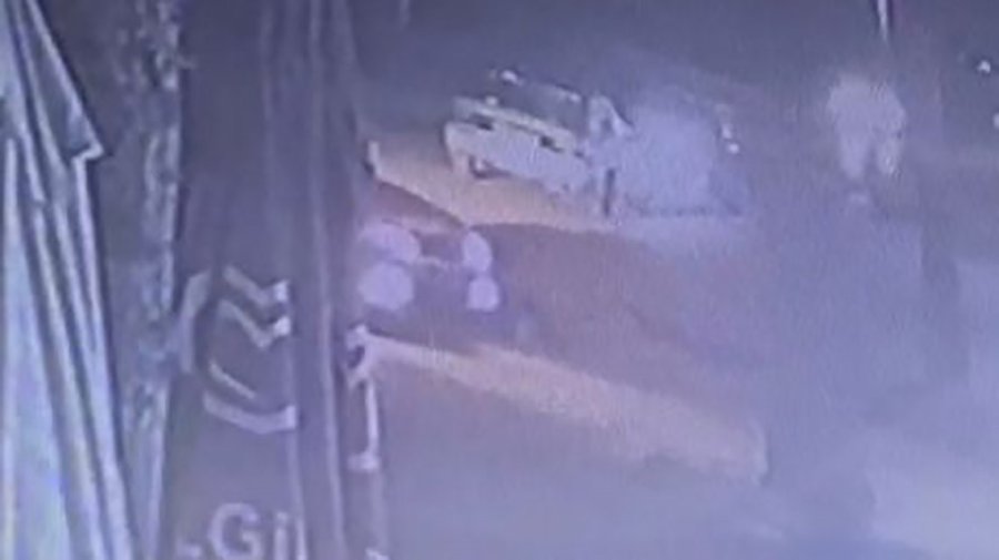 Konya’da Otomobilin Altında Kalan Yayayı Vatandaşlar Kurtarıldı