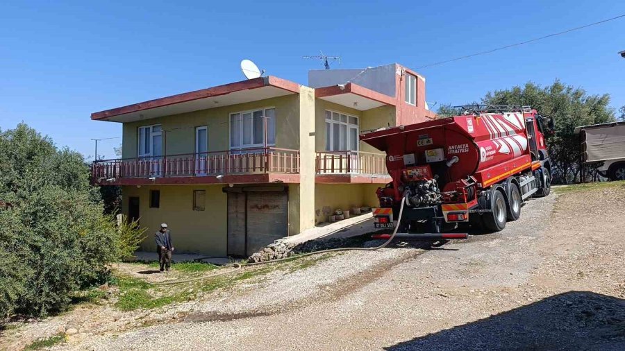 Yangın, Jandarma Ve İtfaiyenin Müdahalesi Söndürüldü