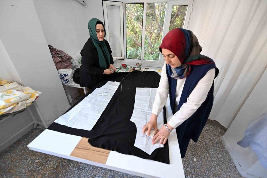 Mersin’de Kadın Ve Çocuk Atölyeleri Fabrika Gibi İşliyor