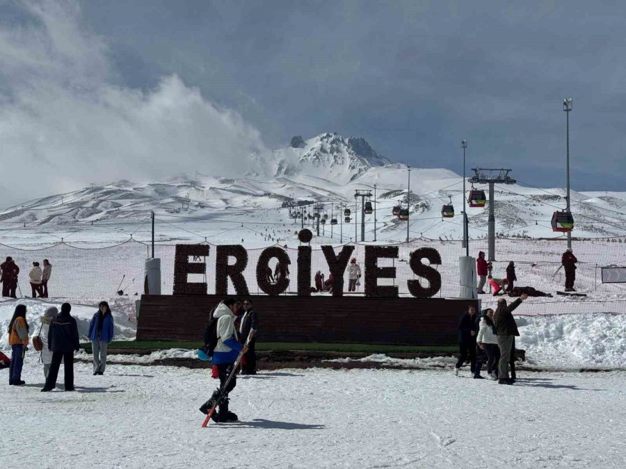 Erciyes’e Kar Yağdı, Sezon Uzadı