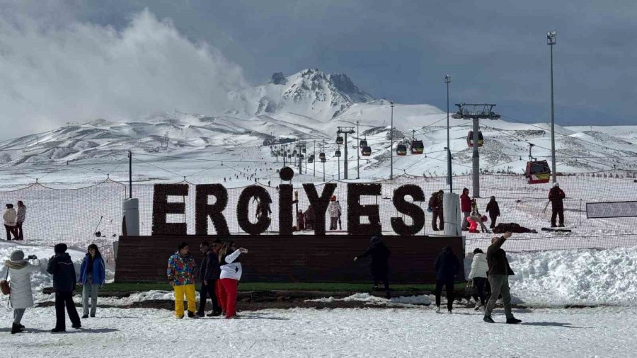 Erciyes’e Kar Yağdı, Sezon Uzadı