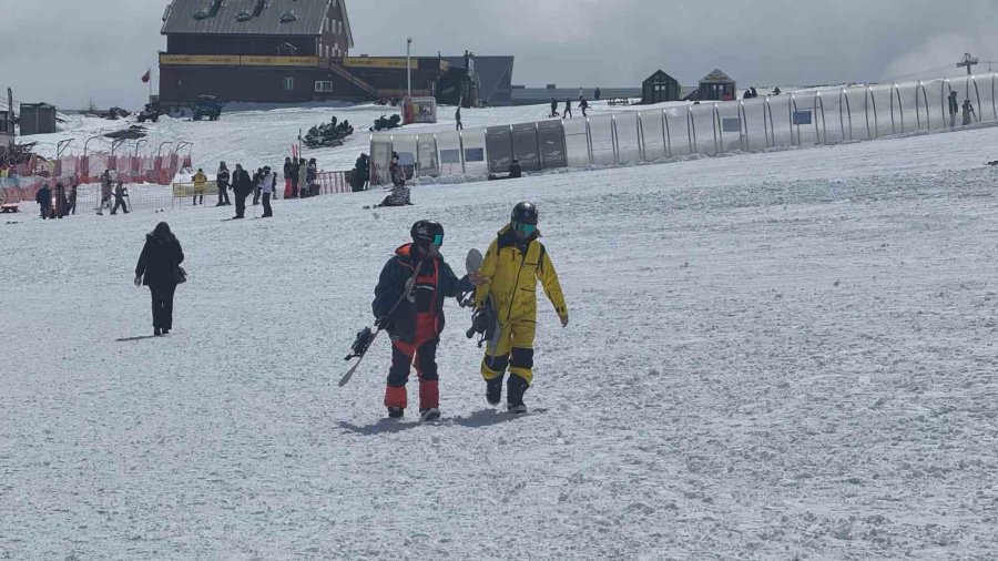 Erciyes’e Kar Yağdı, Sezon Uzadı