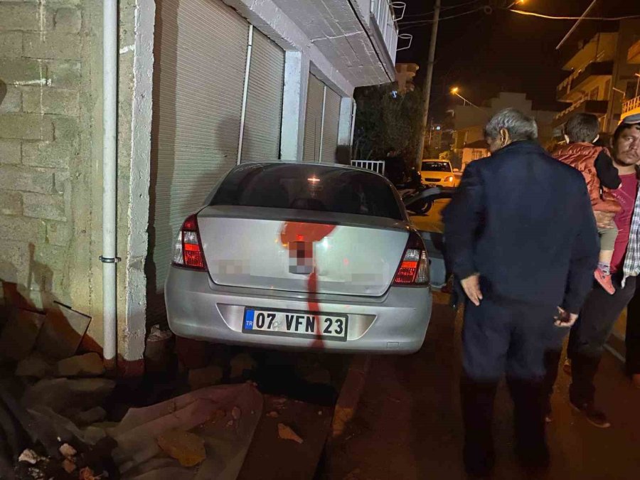 Serik’te İki Otomobil Çarpıştı: 1 Yaralı