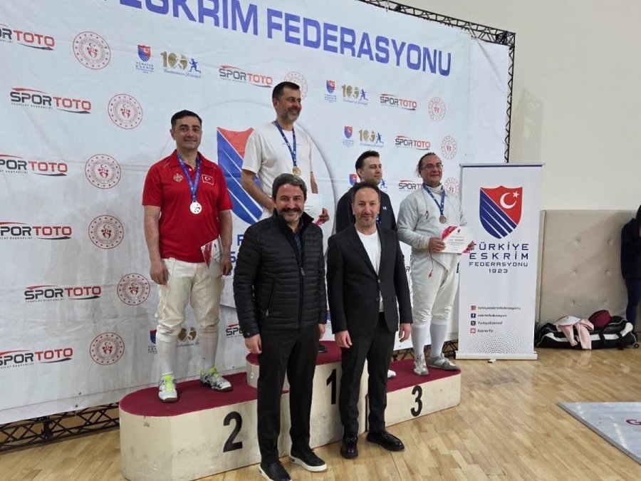 Eskişehir’de Veteranlar V1 Erkekler Epe Türkiye Şampiyonası Ödülleri Dağıtıldı