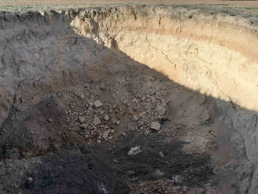 Yıllar Önce Toprak Doldurduğu Obruk Tekrar Çöktü