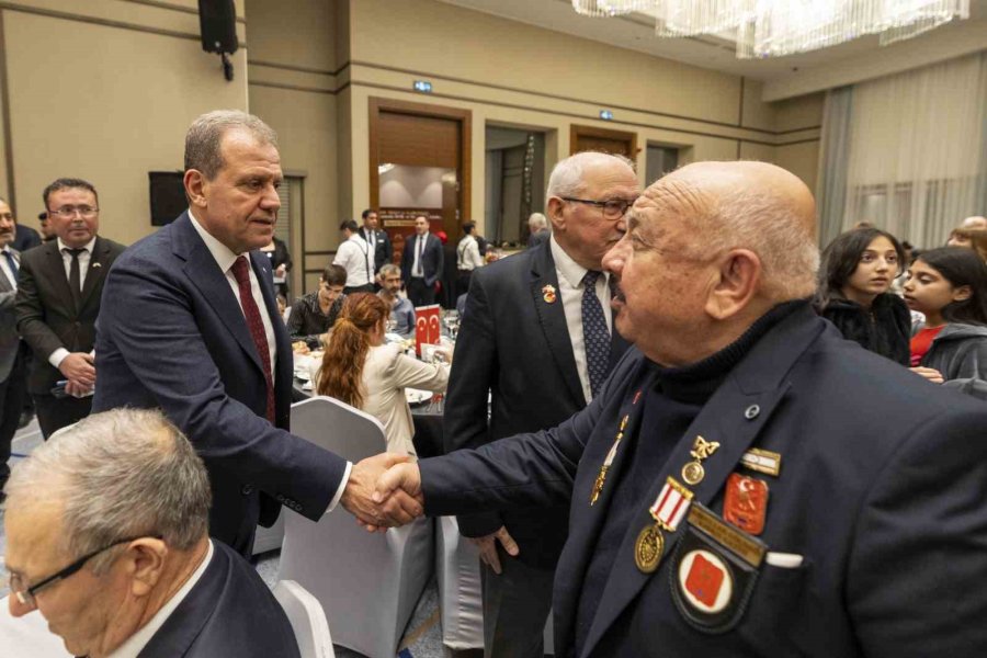 Başkan Seçer, Şehit Aileleri Ve Gazilerle Bir Araya Geldi