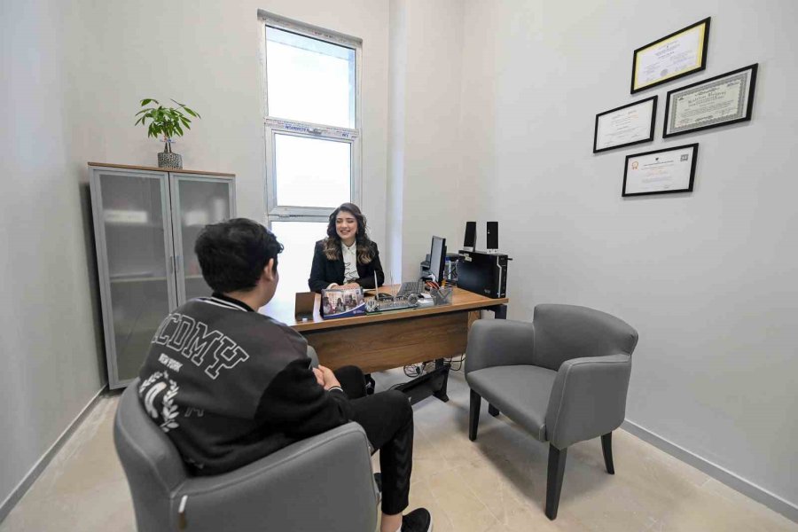 Anamur’da Öğrencilere Ücretsiz Eğitim Desteği