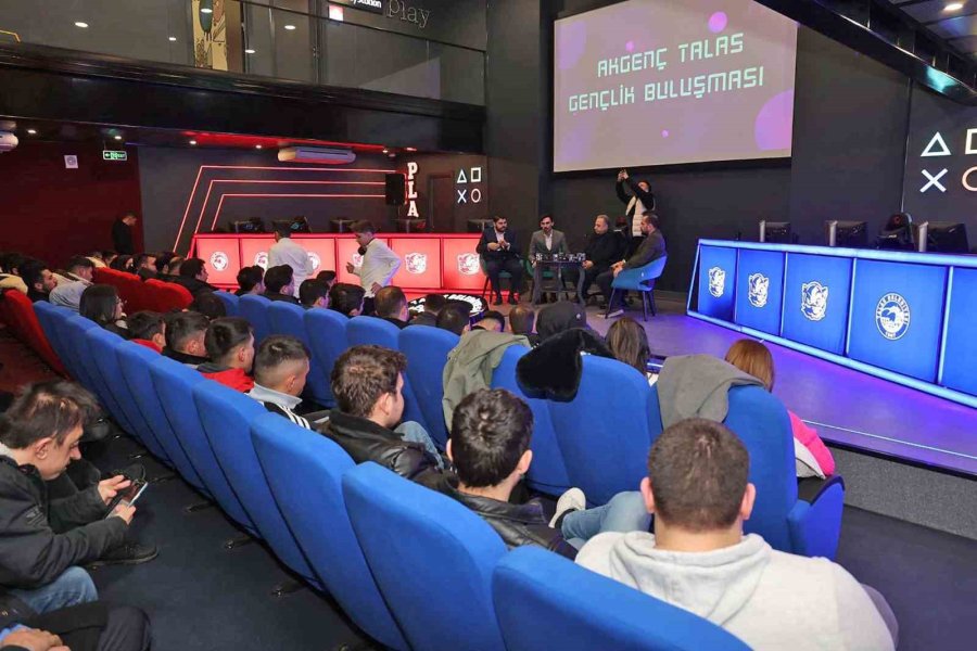 Başkan Yalçın Gençlerle Espor’da Buluştu