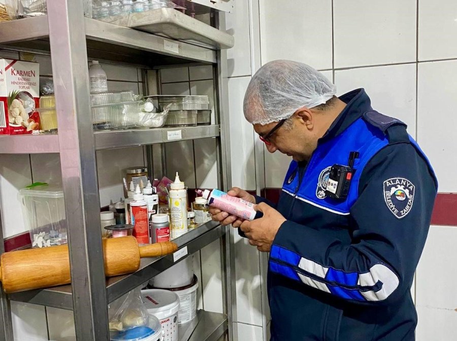 Alanya’da Zabıtadan Bayram Öncesi Sıkı Denetim