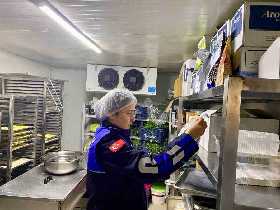 Alanya’da Zabıtadan Bayram Öncesi Sıkı Denetim