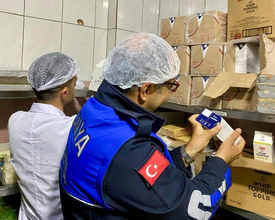 Alanya’da Zabıtadan Bayram Öncesi Sıkı Denetim