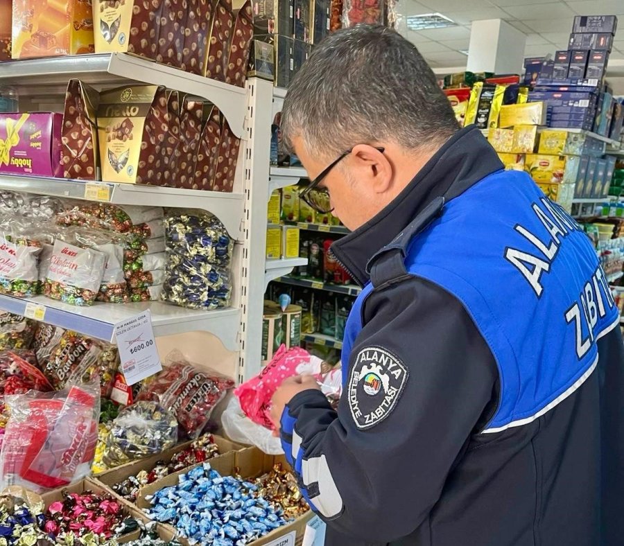 Alanya’da Zabıtadan Bayram Öncesi Sıkı Denetim