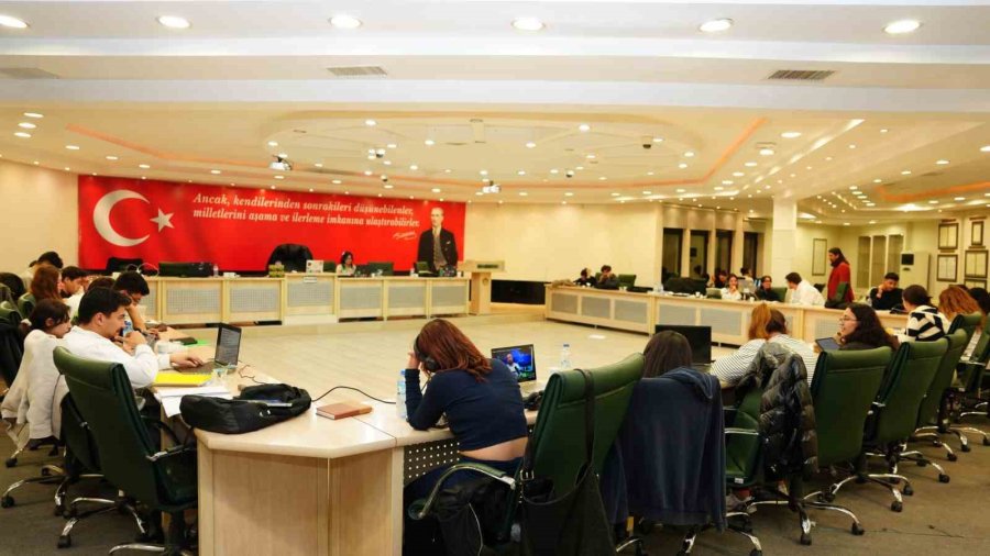 Alanya Belediyesi’nin Eski Meclis Salonu Öğrencilere Tahsis Edildi