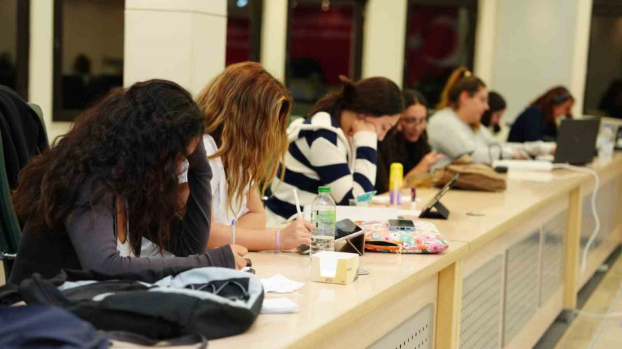 Alanya Belediyesi’nin Eski Meclis Salonu Öğrencilere Tahsis Edildi